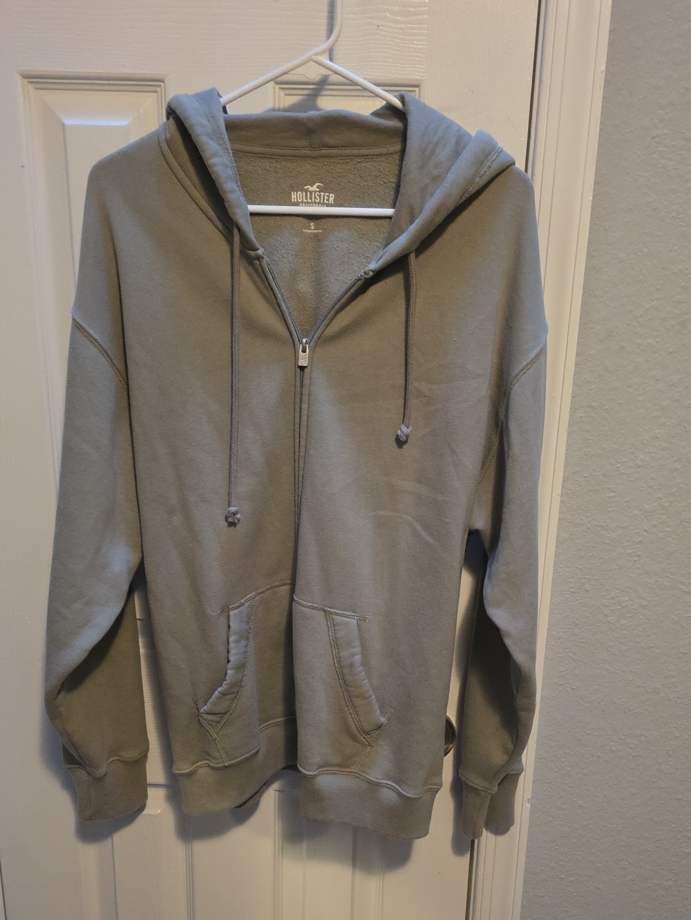 Hollister Men's Full-Zip Hoodie in Olive